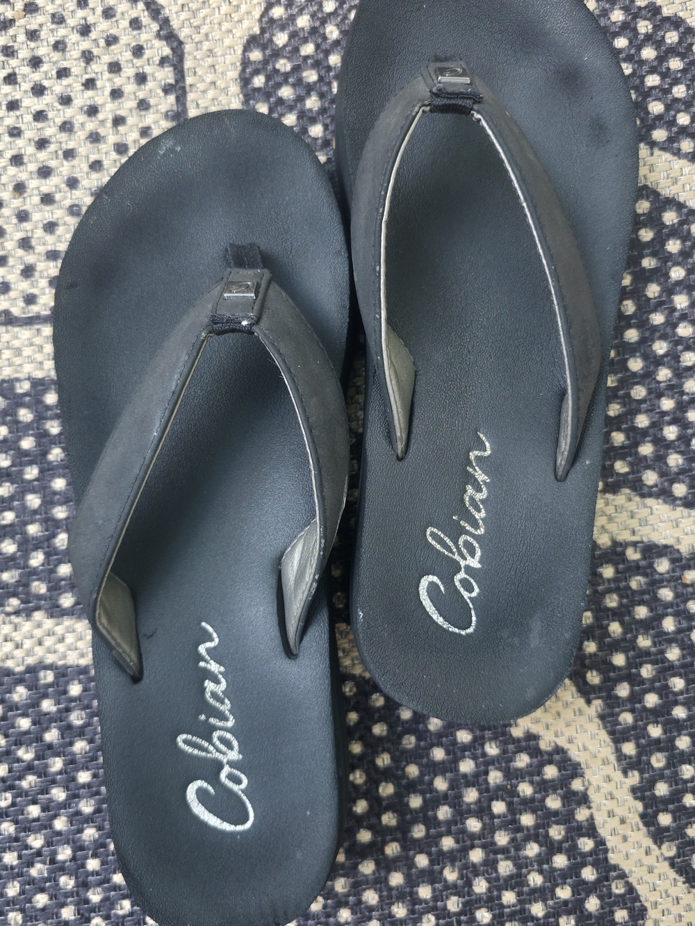 Women's Cobian Skinny Bounce Flip Flop Sandals Black - Size 9